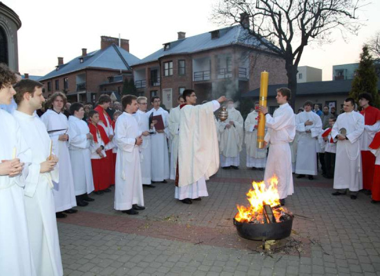 WIELKA SOBOTA - Msza Wigilii Paschalnej